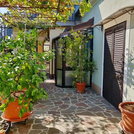 Apartman With Parking Space - 22722 *