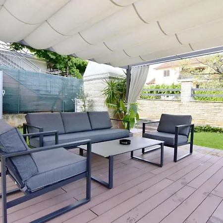 With A Parking Space - 22722 Umag