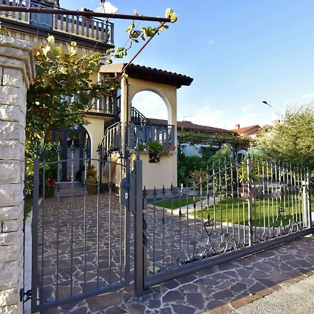 Apartment With A Parking Space - 22722 Umag