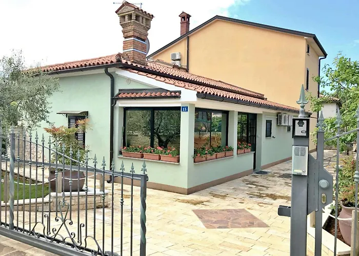 With Parking Space - 22722 Umag